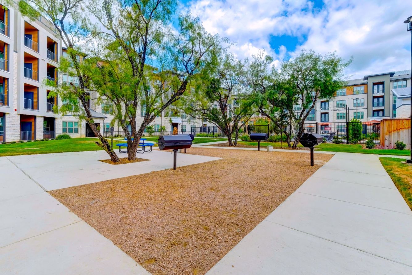 Apartments in San Antonio | Oxly | Home